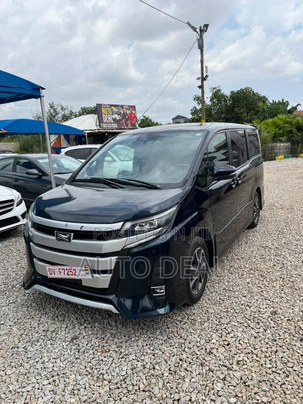 Toyota Noah 2017 Black