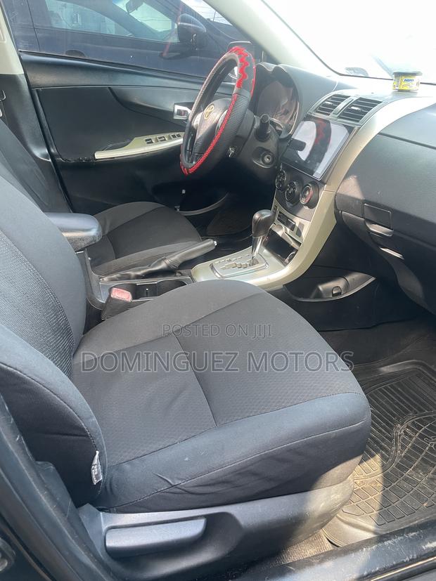 Toyota Corolla 2011 Gray