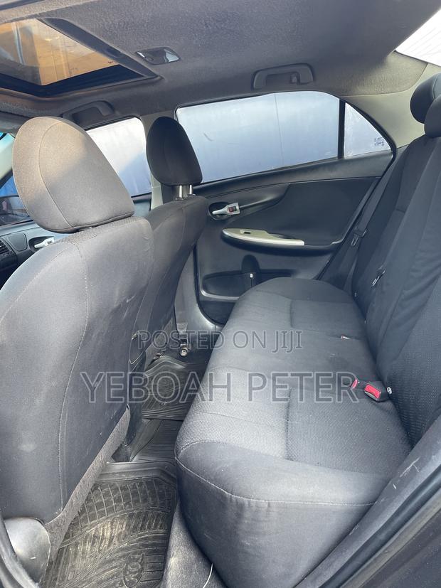 Toyota Corolla 2011 Gray