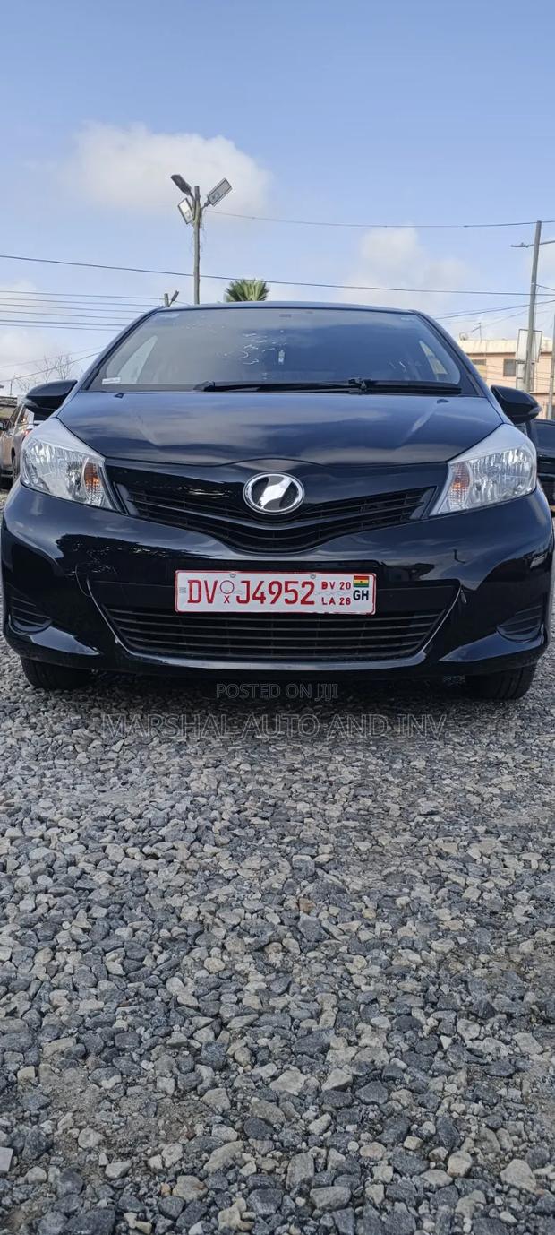 Toyota Vitz 2013 Black