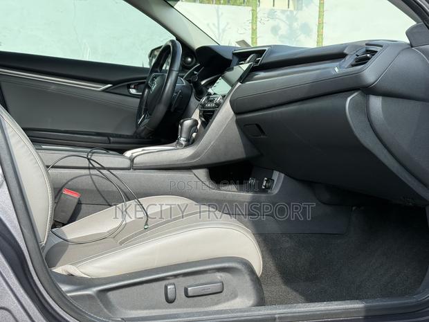 Honda Civic Touring Sedan 2019 Gray