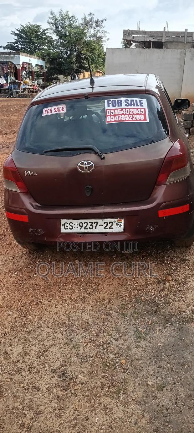 Toyota Vitz 1.3 FWD 5dr 2010 Brown