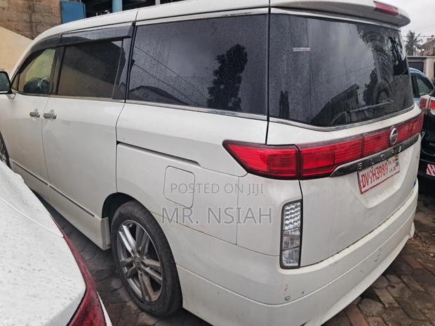 Nissan Elgrand 2013 White