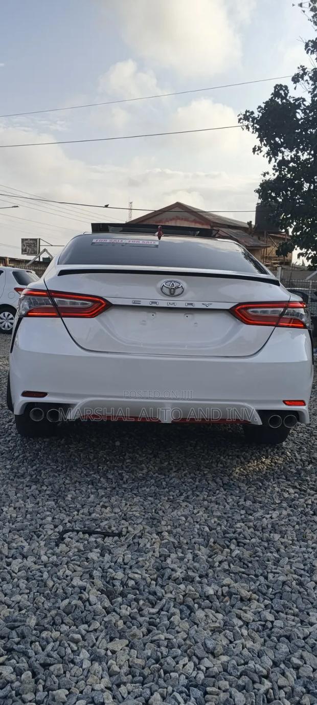Toyota Camry 2019 White