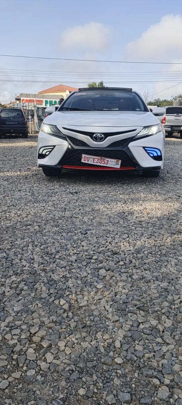 Toyota Camry 2019 White