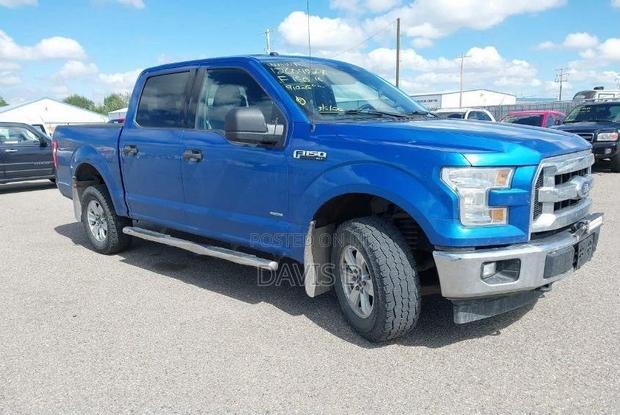 Ford F-150 Lariat 4x2 SuperCrew Cab Styleside 6.5 ft. box 157 in. WB