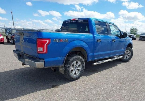 Ford F-150 Lariat 4x2 SuperCrew Cab Styleside 6.5 ft. box 157 in. WB