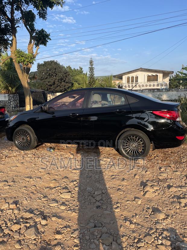 Hyundai Accent 2012 Black