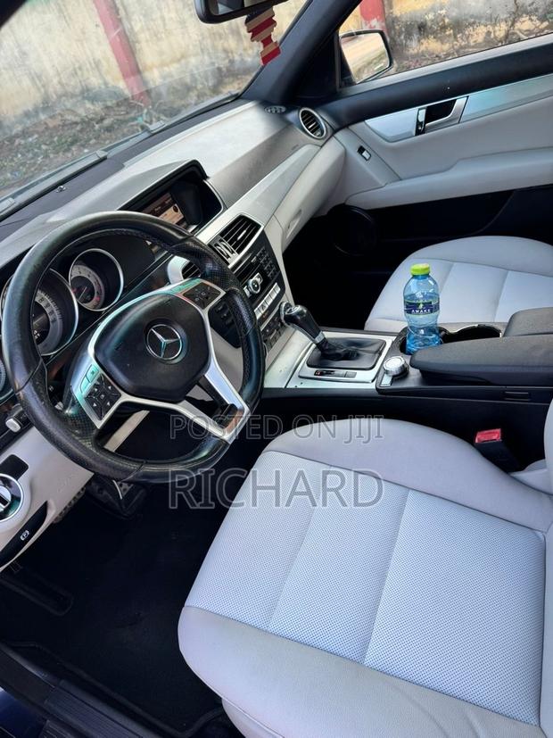 Mercedes-Benz C250 2014 Blue