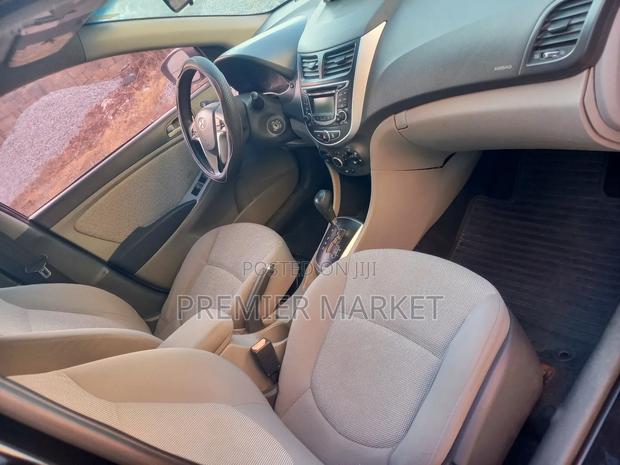 Hyundai Accent SE 2011 Black