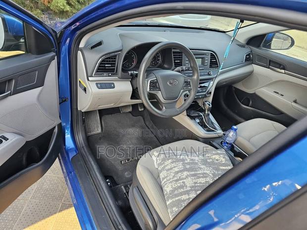 Hyundai Elantra SE 2018 Blue