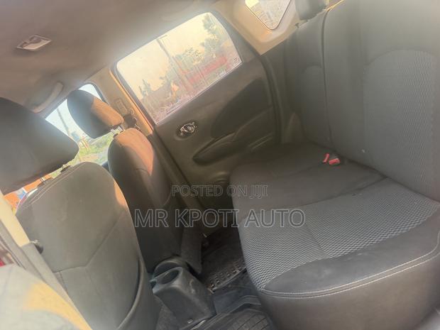 Nissan Versa 2011 Red