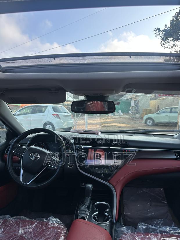 Toyota Camry 2019 White
