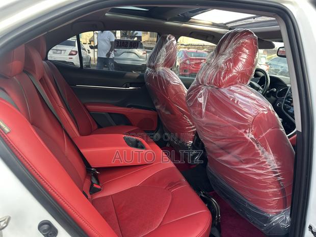 Toyota Camry 2019 White
