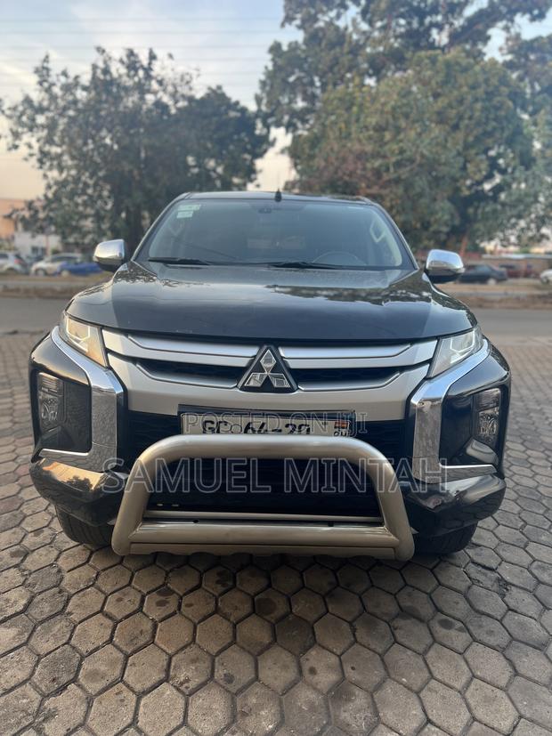 Mitsubishi L200 Double Cab 2.4 181hp 4WD 2020 Black