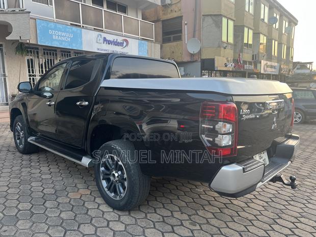 Mitsubishi L200 Double Cab 2.4 181hp 4WD 2020 Black