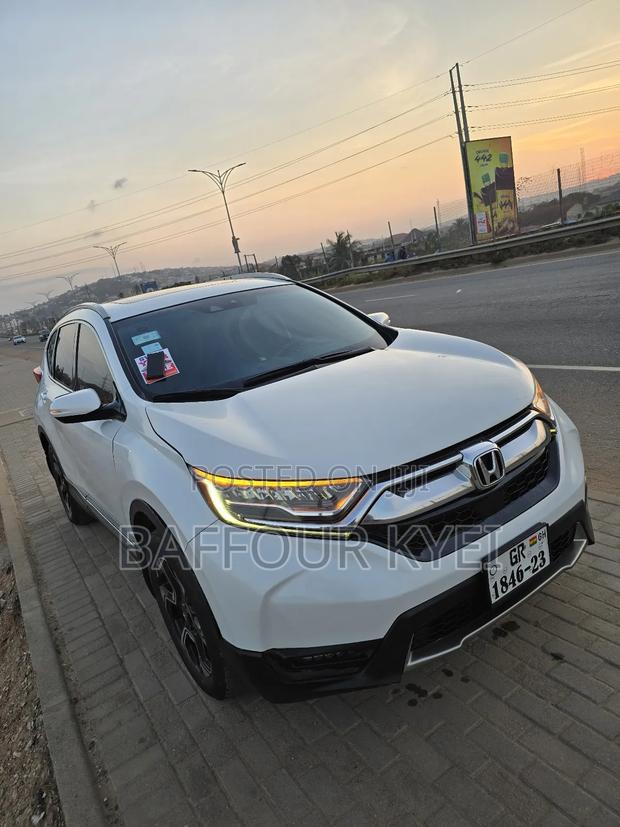 Honda CR-V Touring FWD 2019 White