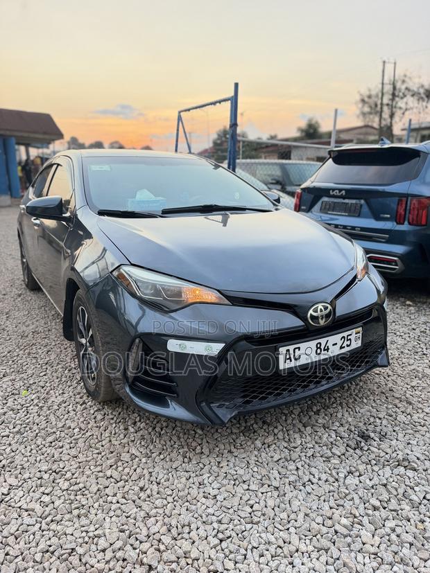 Toyota Corolla 2016 Gray