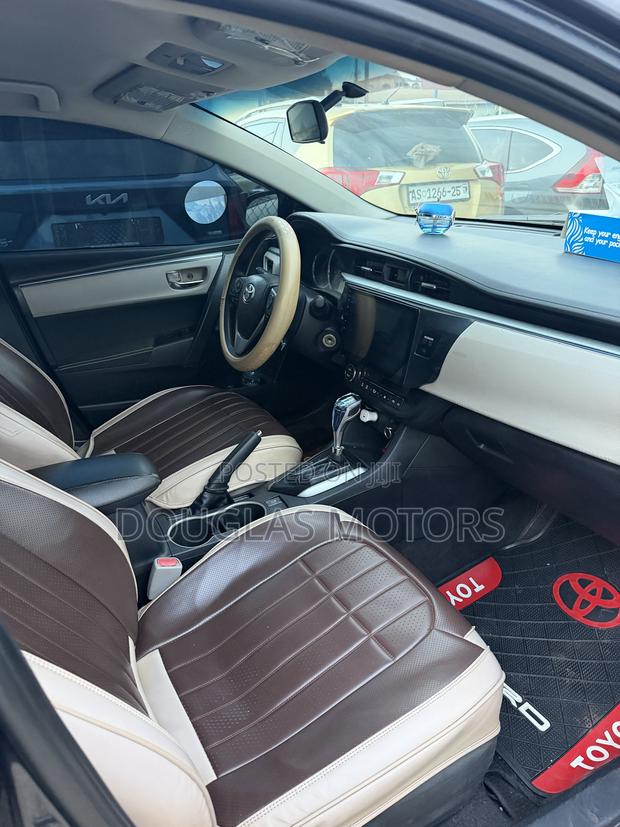 Toyota Corolla 2016 Gray