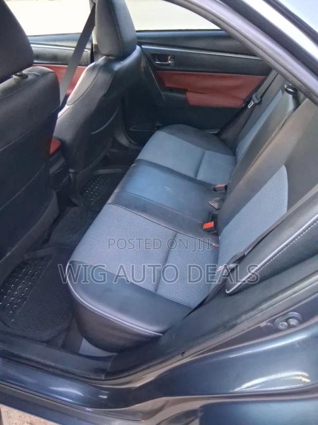 Toyota Corolla 2016 Gray