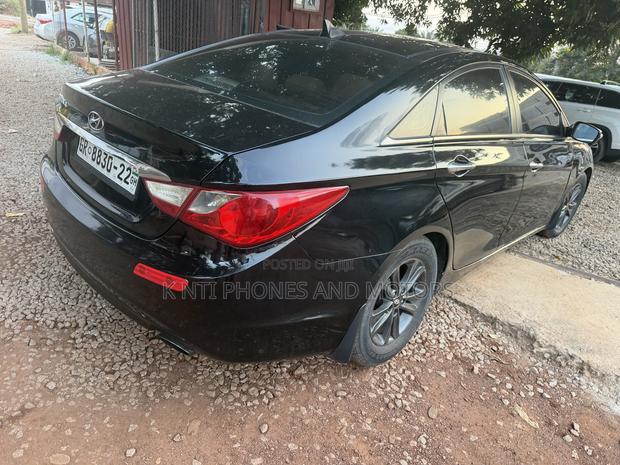 Hyundai Sonata Limited 2.0T Sedan (2.0L 4cyl 6A) 2013 Black