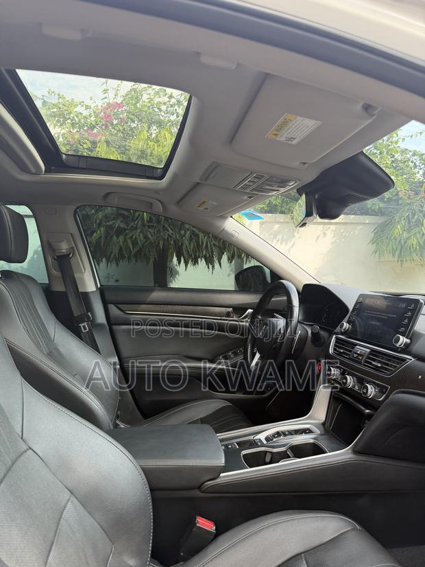 Honda Accord Touring 2.0T 2020 White