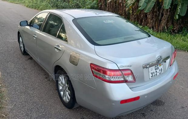 Toyota Camry LE 4dr Sedan (2.5L 4cyl 6A) 2011 Silver