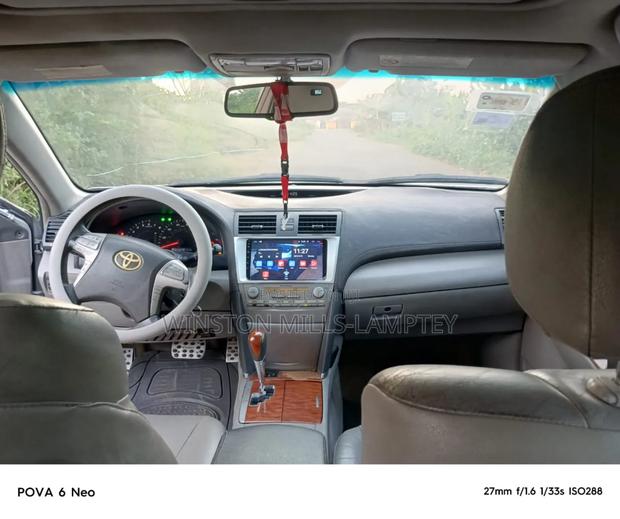 Toyota Camry LE 4dr Sedan (2.5L 4cyl 6A) 2011 Silver