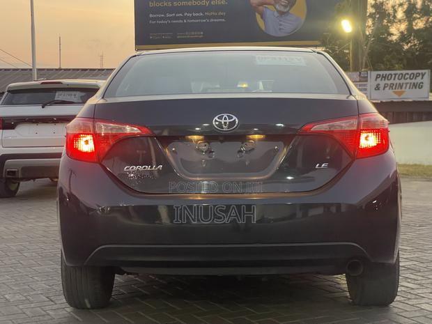 Toyota Corolla LE (1.8L 4cyl 2A) 2018 Black