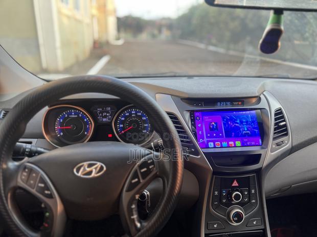 Hyundai Elantra SE 4dr Sedan (1.8L 4cyl 6A) 2014 Gray