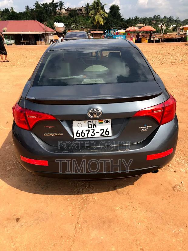 Toyota Corolla SE (1.8L 4cyl 2A) 2018 Gray