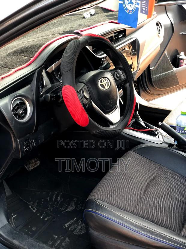 Toyota Corolla SE (1.8L 4cyl 2A) 2018 Gray