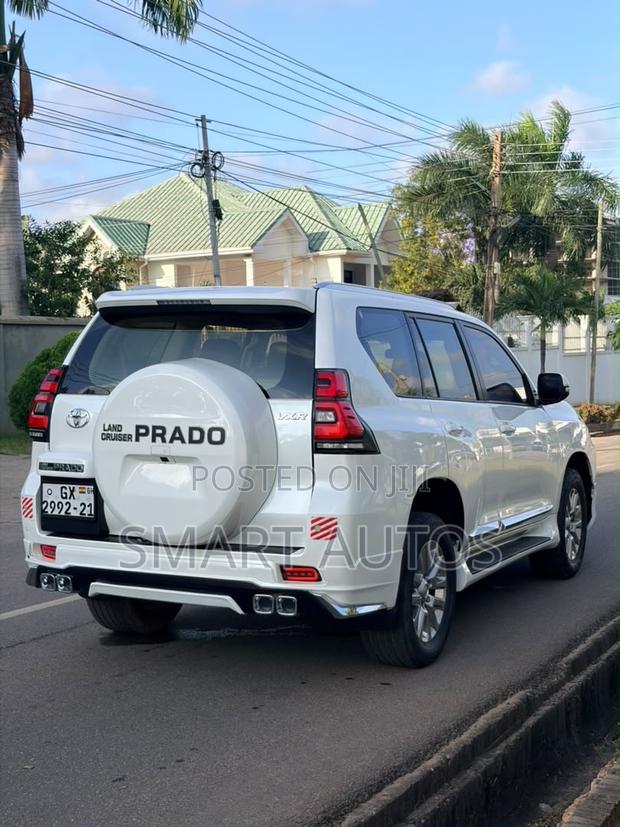 Toyota Land Cruiser Prado 2.7 2018 White