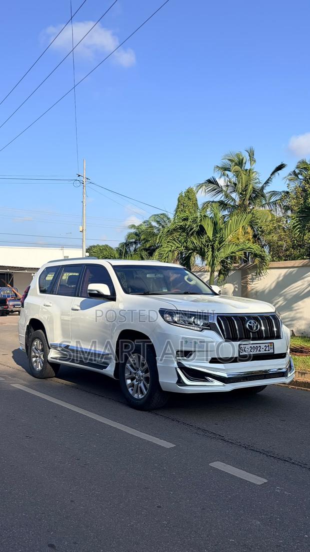 Toyota Land Cruiser Prado 2.7 2018 White