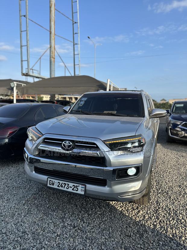Toyota 4-Runner Limited 4x4 2019 Silver