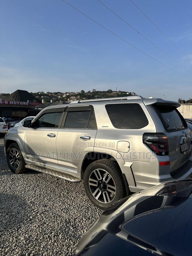 Toyota 4-Runner Limited 4x4 2019 Silver