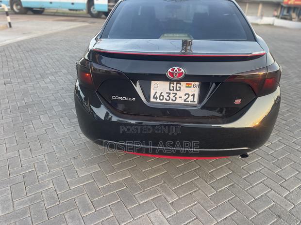 Toyota Corolla 2015 Black