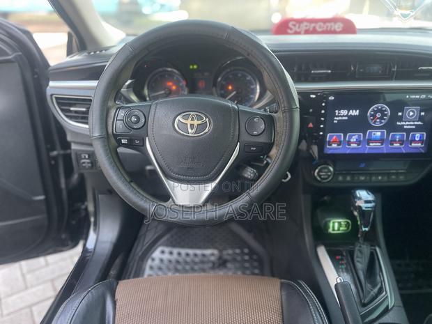 Toyota Corolla 2015 Black