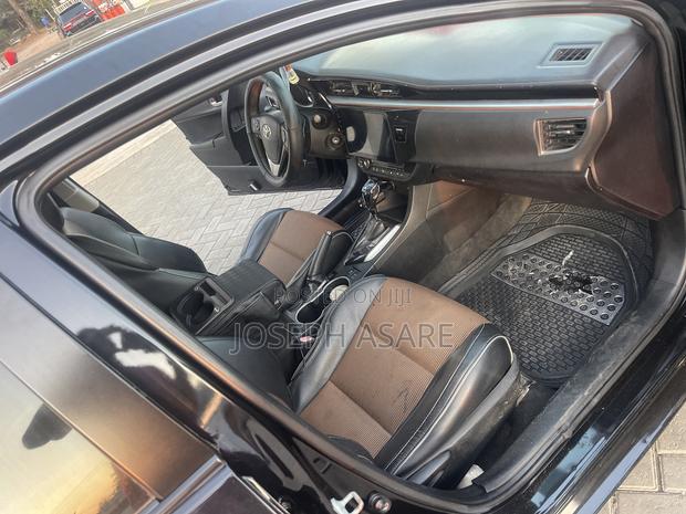 Toyota Corolla 2015 Black