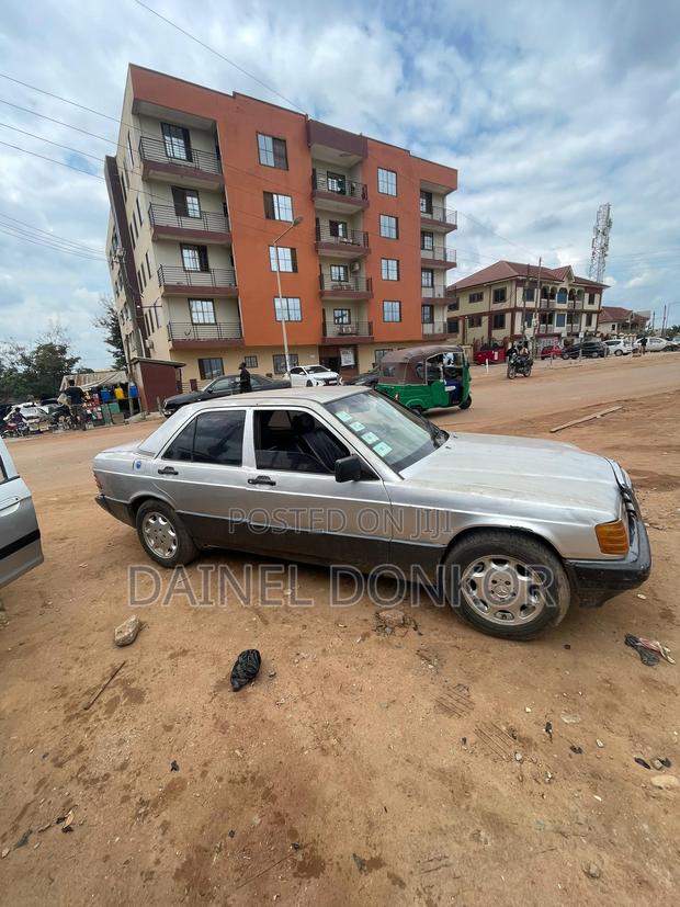 Mercedes-Benz 190E 1995 Silver