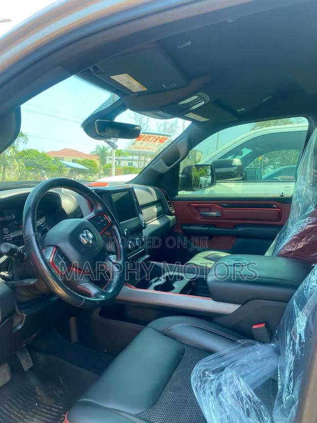 RAM 1500 2019 Silver