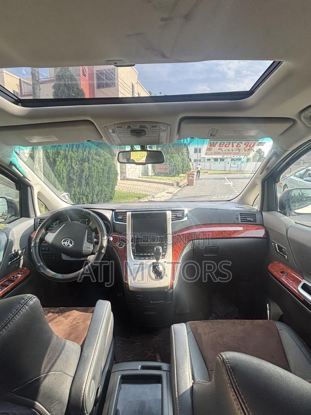 Toyota Alphard 2013 White