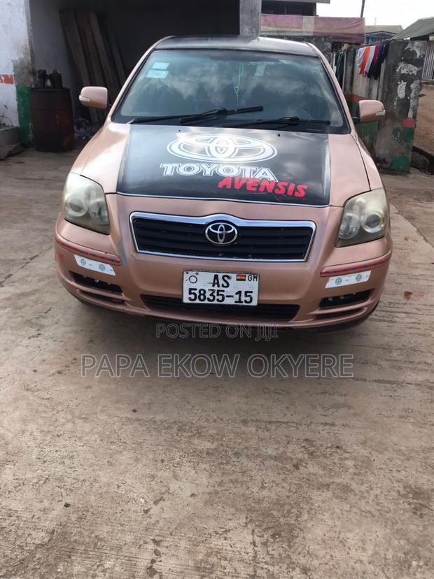 Toyota Avensis 2004 Brown