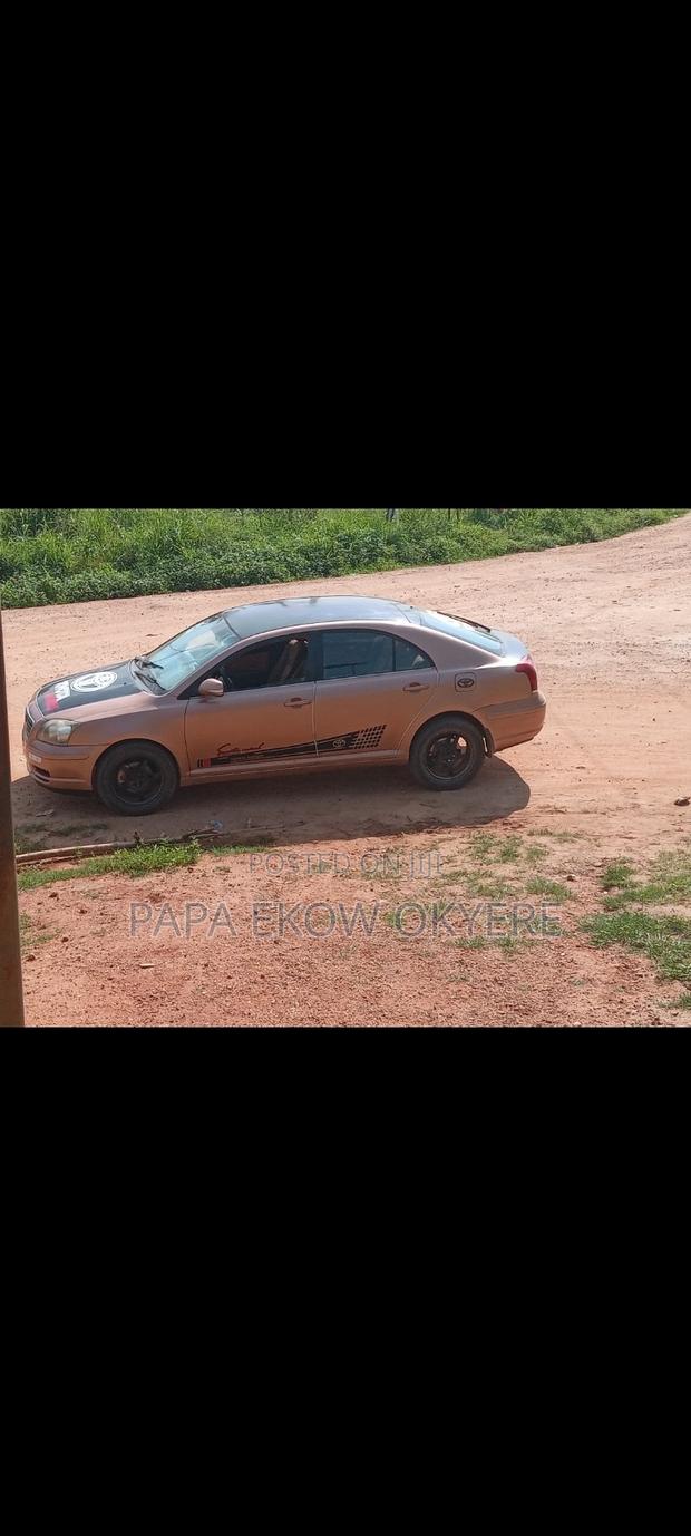Toyota Avensis 2004 Brown