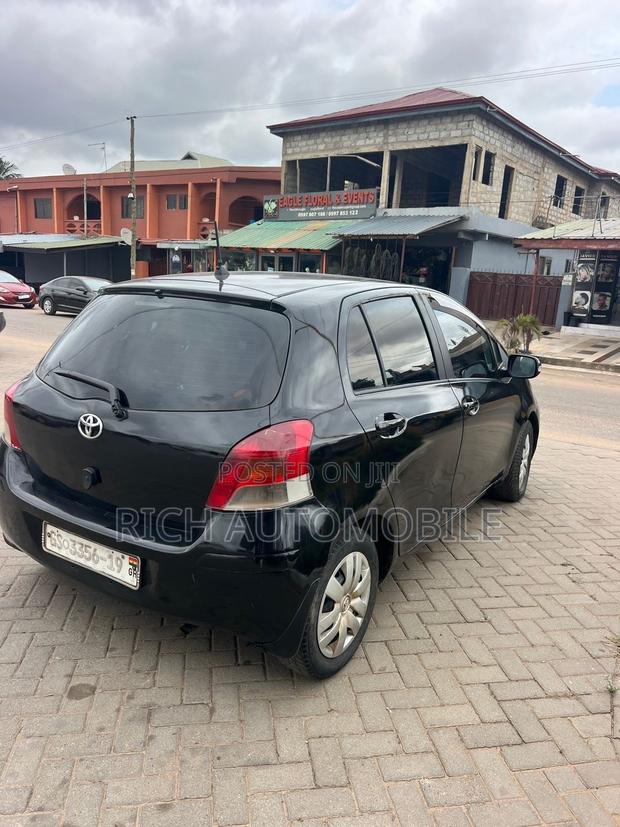 Toyota Vitz 1.0 FWD 3dr 2010 Black