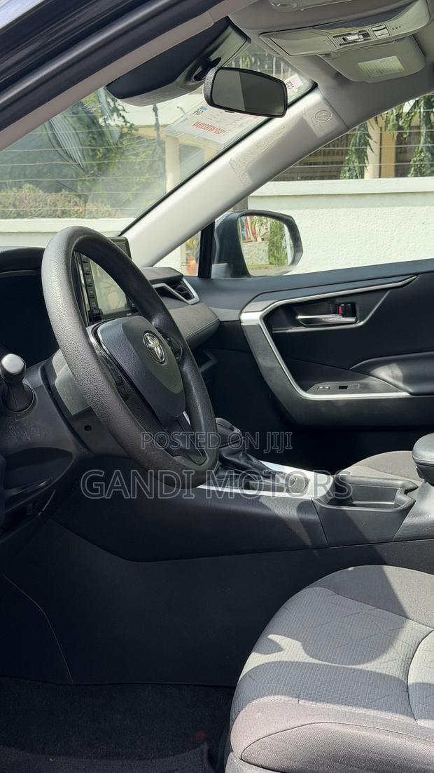 Toyota RAV4 XLE AWD 2020 Black