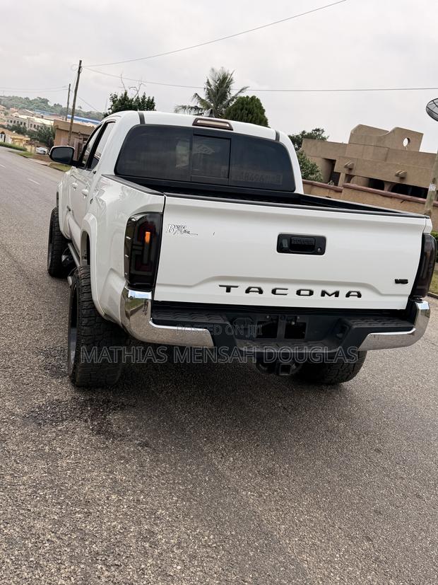Toyota Tacoma TRD Off Road 2021 White