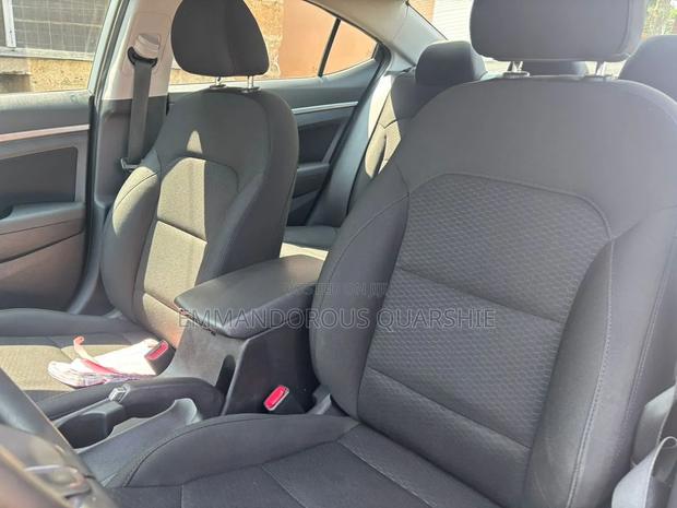 Hyundai Elantra 2019 Silver