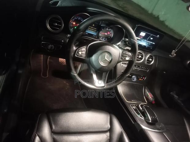 Mercedes-Benz C300 2016 Black