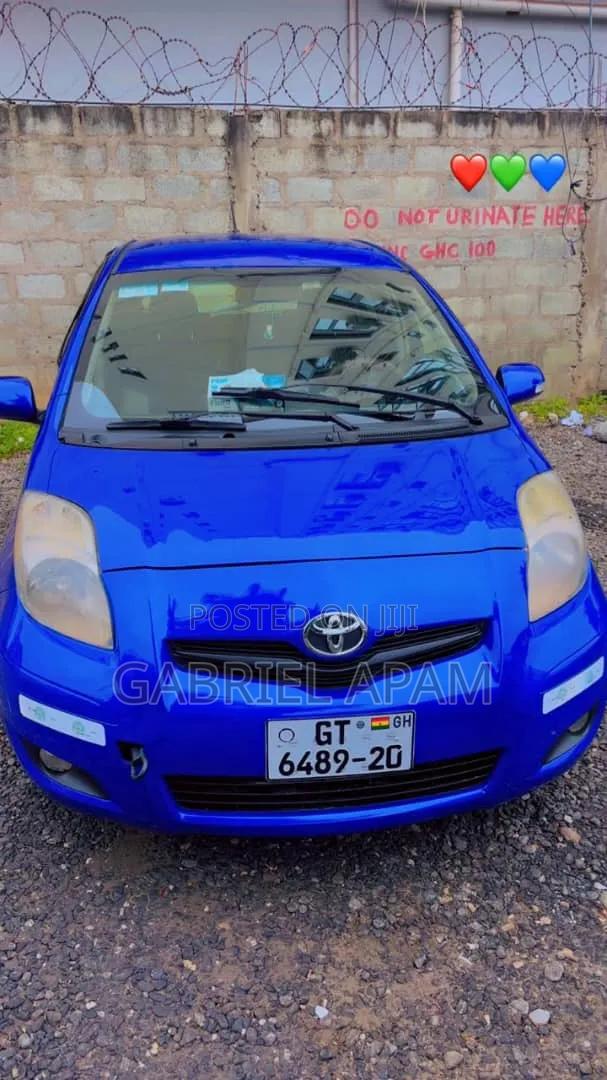 Toyota Vitz 2010 Blue